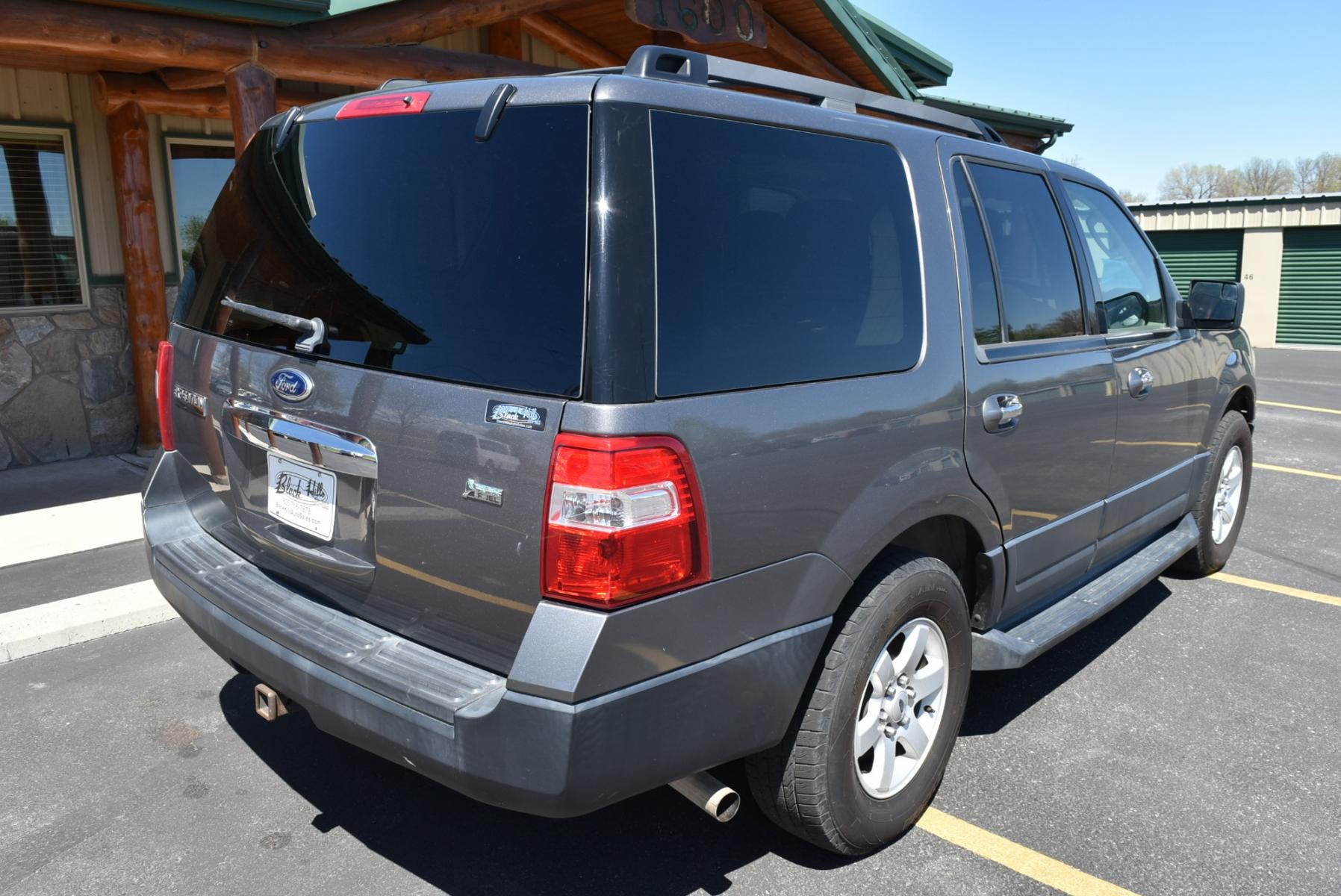 2014 Gray /Beige Ford Expedition XL (1FMJU1G55EE) with an 5.4L V8 engine, 6-Speed Automatic w/ OD transmission, located at 1600 E Hwy 44, Rapid City, SD, 57703, (605) 716-7878, 44.070232, -103.171410 - Photo #7